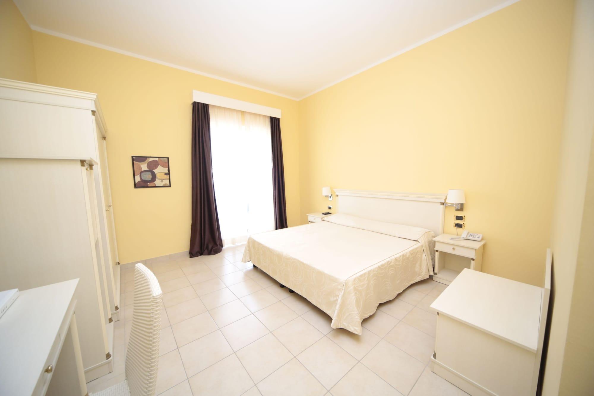 Club Hotel Kennedy Roccella Ionica Zewnętrze zdjęcie