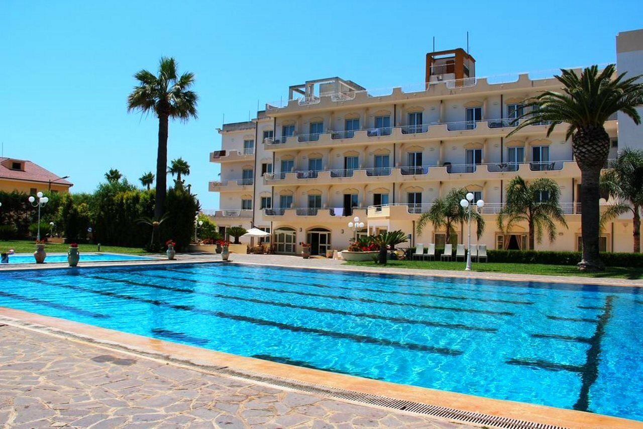 Club Hotel Kennedy Roccella Ionica Zewnętrze zdjęcie