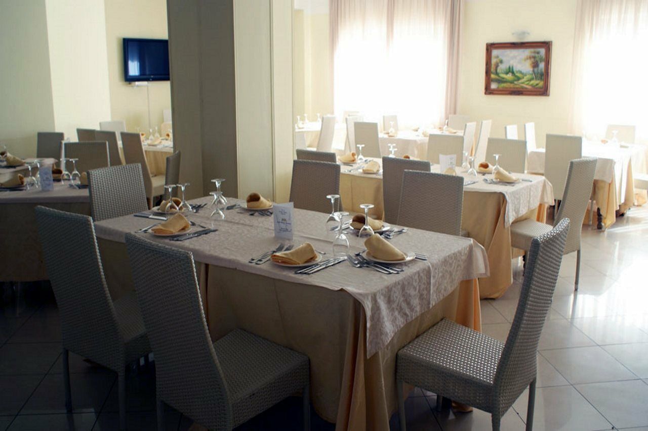 Club Hotel Kennedy Roccella Ionica Zewnętrze zdjęcie