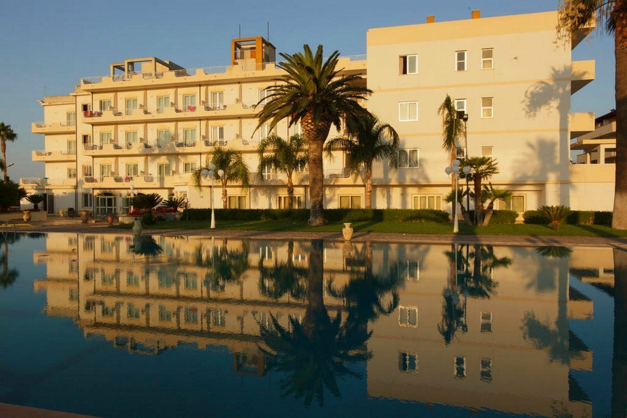 Club Hotel Kennedy Roccella Ionica Zewnętrze zdjęcie